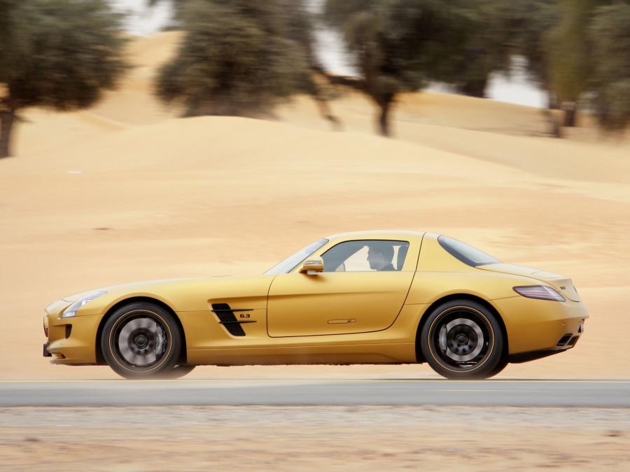  Mercedes-Benz SLS AMG Desert Gold 2010 года  (фото 18 из 29)